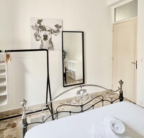 2 bedrooms, in-room safe, iron/ironing board, travel crib - Monte Carlo border, hypercenter, familly friendly (Beausoleil)