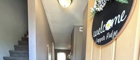 المنشأة من الداخل