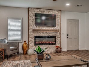 Interior - Peaceful Acre - Cozy house with beautiful backyard (Ada)