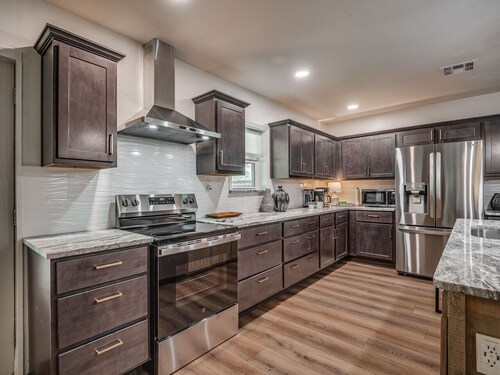 Peaceful Acre - Cozy house with beautiful backyard