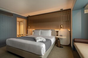 Minibar, coffre-fort, accĂšs au Wi-Fi (inclus), literie fournie