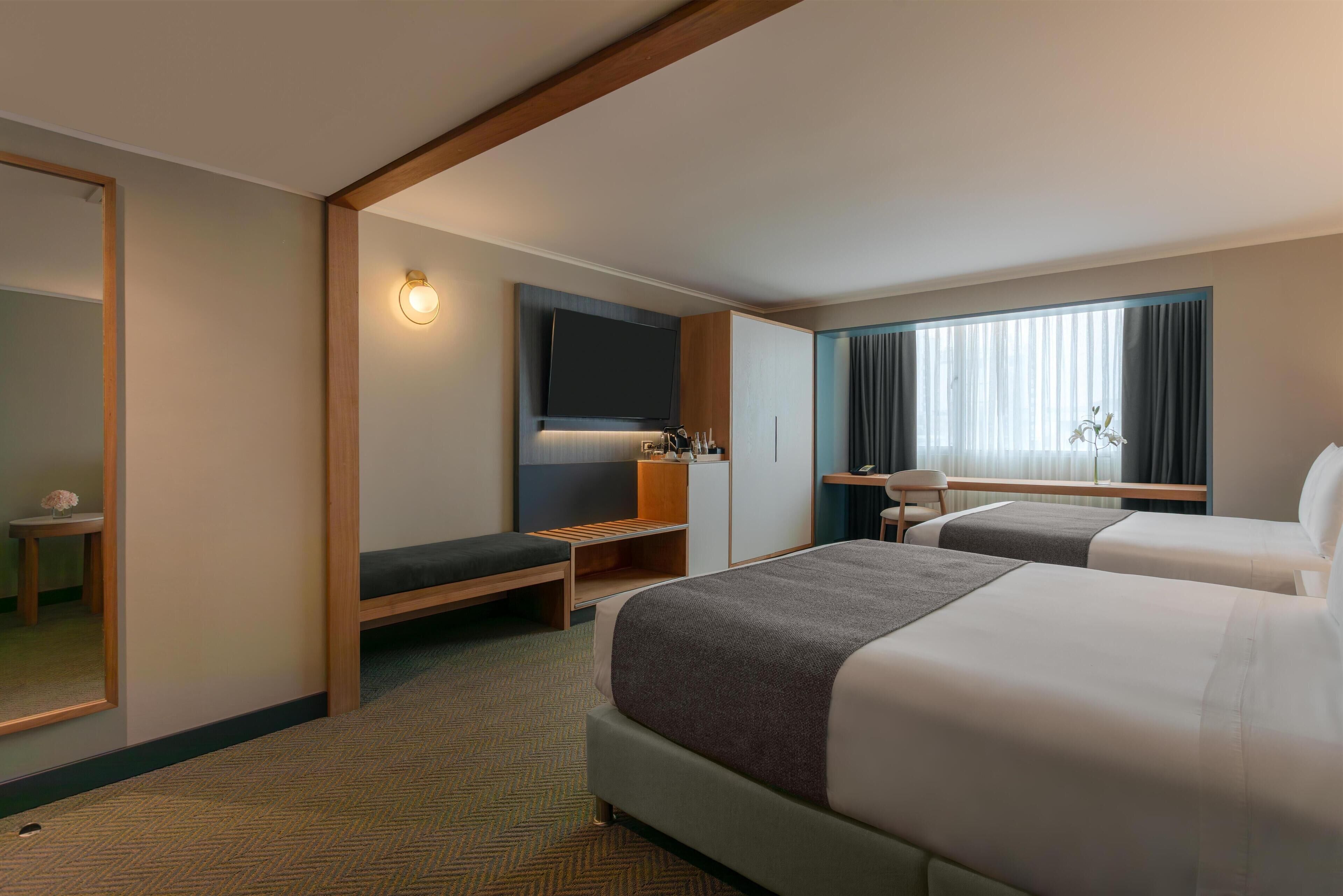 Habitación Grand, 2 camas Queen size | Ropa de cama de alta calidad y minibar 