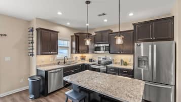 Micro-ondas, fogão, cooktop, lava-louças