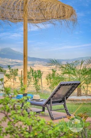 Property grounds - Casa del Barco: Villa with Private Retreat Vibes (Guaro)