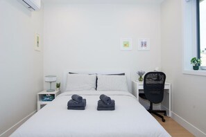 4 bedrooms, desk, iron/ironing board, free WiFi