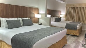 Tabla de planchar con plancha, wifi, ropa de cama