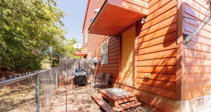 Orange Acres a Private 2 Bedroom 1.5 Baths Pet Friendly with a fenced back yard.