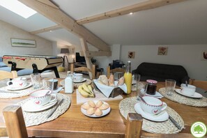 Kontinental frukost varje dag (EUR 8 per person)
