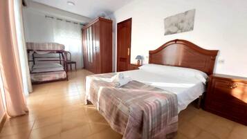 Standard Quadruple Room, Balcony