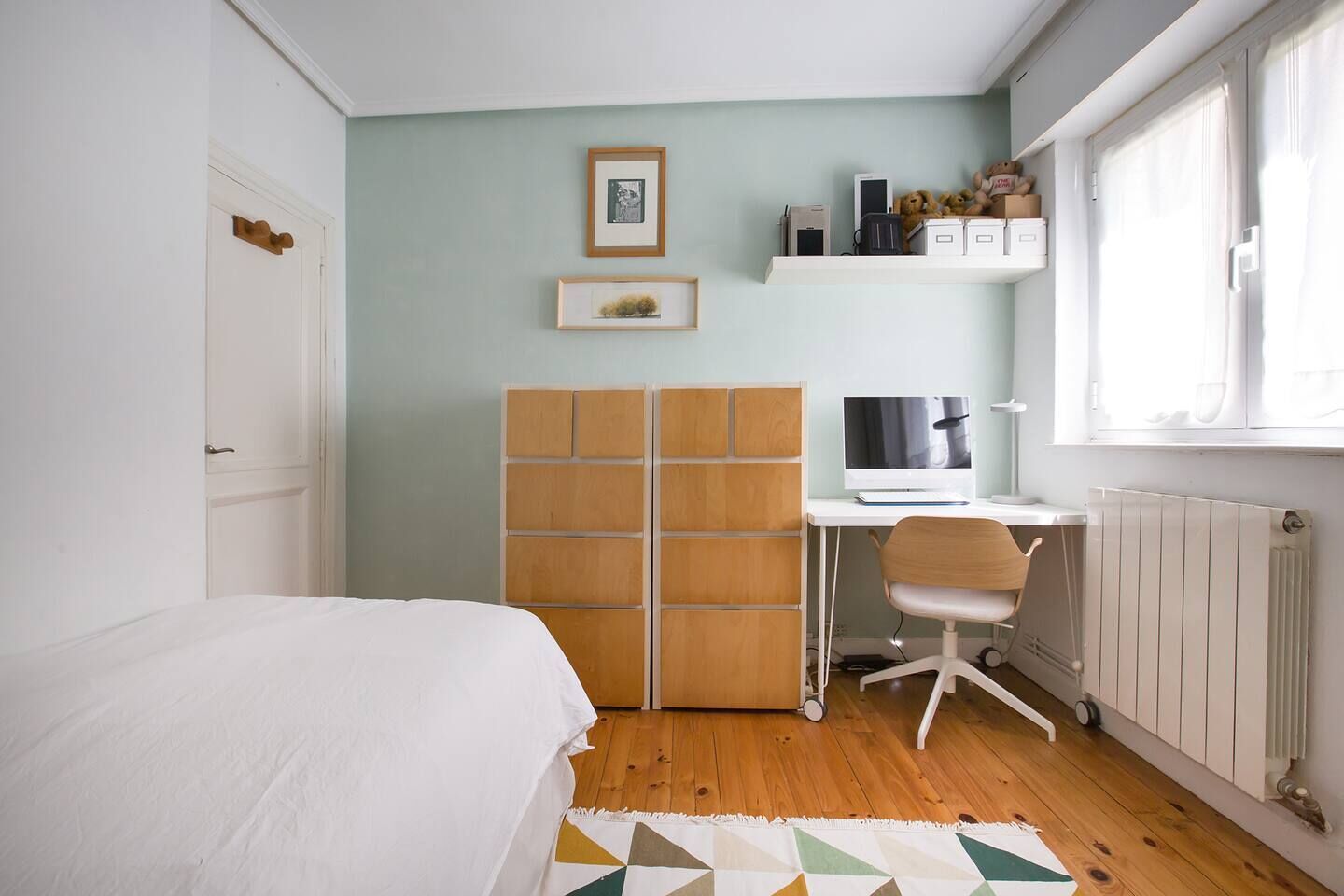 2 habitaciones, tabla de planchar con plancha, wifi y ropa de cama 