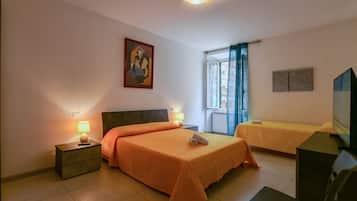 Iron/ironing board, WiFi, bed sheets