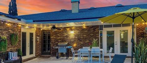 تناول الطعام بالخارج