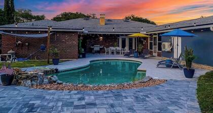 The Great Escape Pool Home-Private Resort, 5bedrooms upto 12 sleep