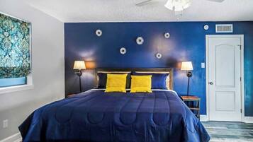 5 bedrooms, iron/ironing board, WiFi, bed sheets