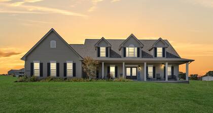 NEW Fire Pit | Valley Views | Peaceful Escape