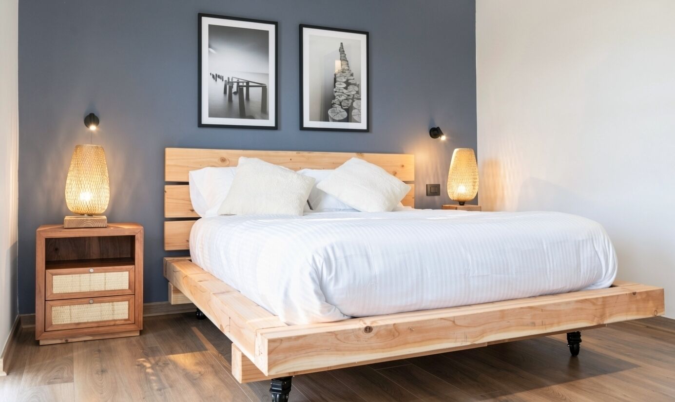 Desk, laptop workspace, iron/ironing board, free WiFi