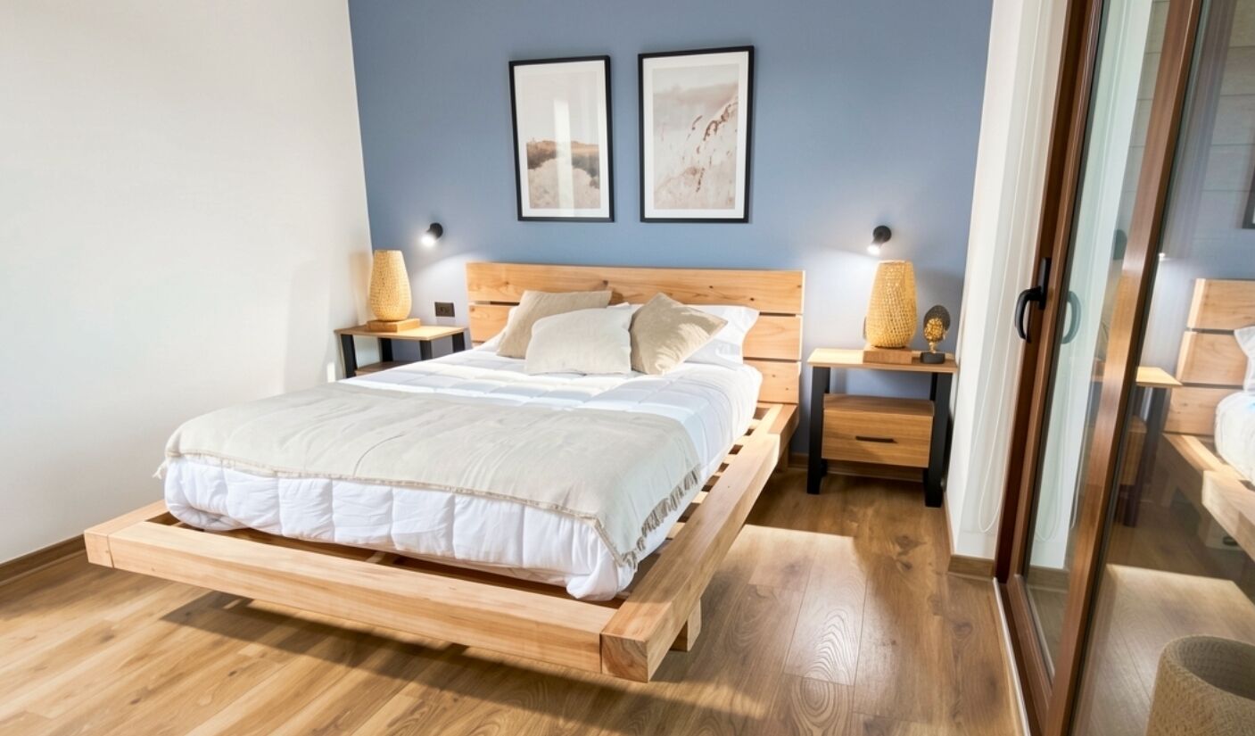 Desk, laptop workspace, iron/ironing board, free WiFi