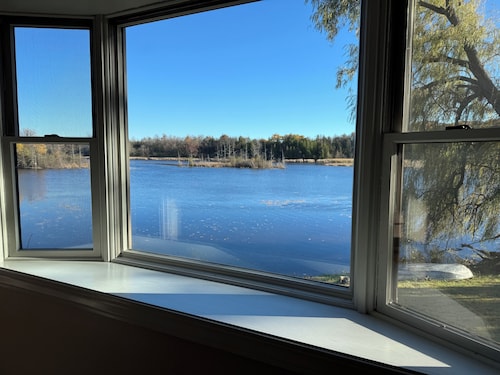 Long Lake Retreat - Cottage in Burlington, WI