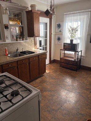 電子レンジ、オーブン、コンロ