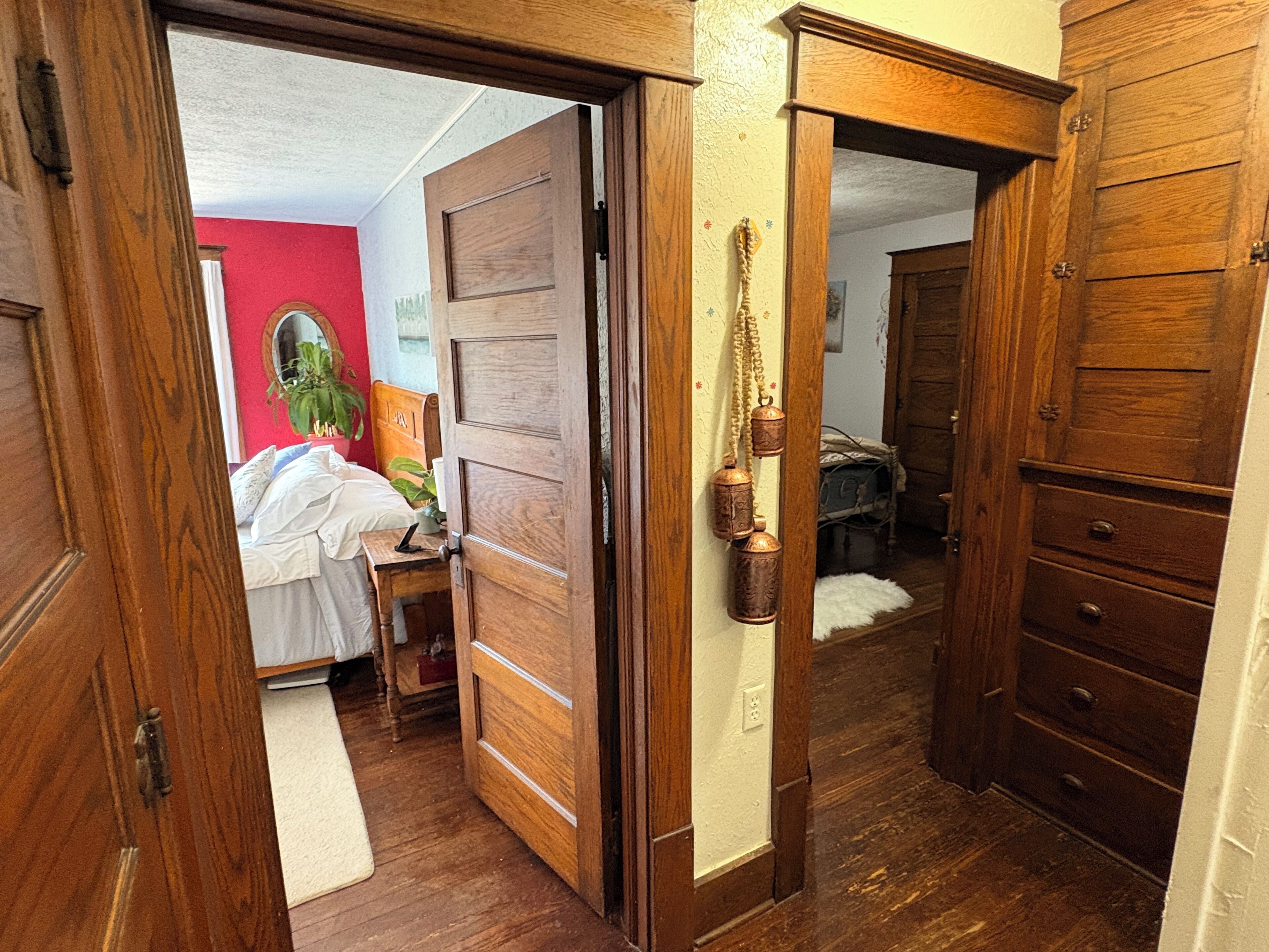 6 makuuhuonetta, silitysrauta/-lauta, Wi-Fi, vuodevaatteet