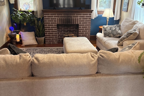 Televisie en een open haard