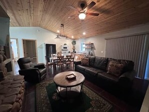 TV, fireplace
