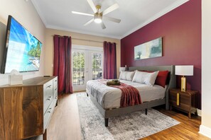 3 bedrooms, iron/ironing board, WiFi, bed sheets - 3 Bedroom Luxury Condo 10 Min. From Disney Inside The Prestigious Reunion Resort (Kissimmee)