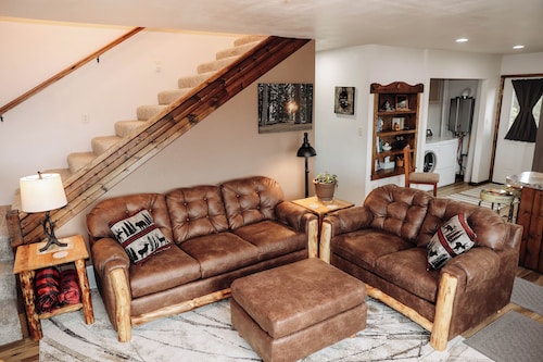 Enchanting 3-bedroom cottage in Esterbrook- Douglas