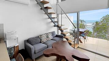 Fernseher, Tischtennisplatte