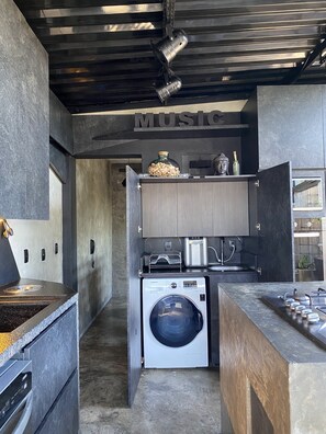 Microwave, oven, stovetop, dishwasher