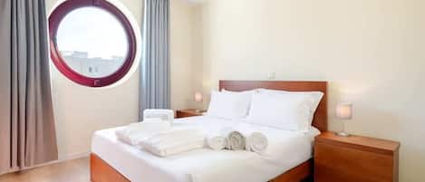 3 chambres, fer et planche Ă repasser, accĂšs Internet, draps fournis