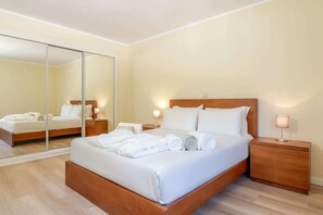 3 habitaciones, escritorio, tabla de planchar con plancha y wifi 