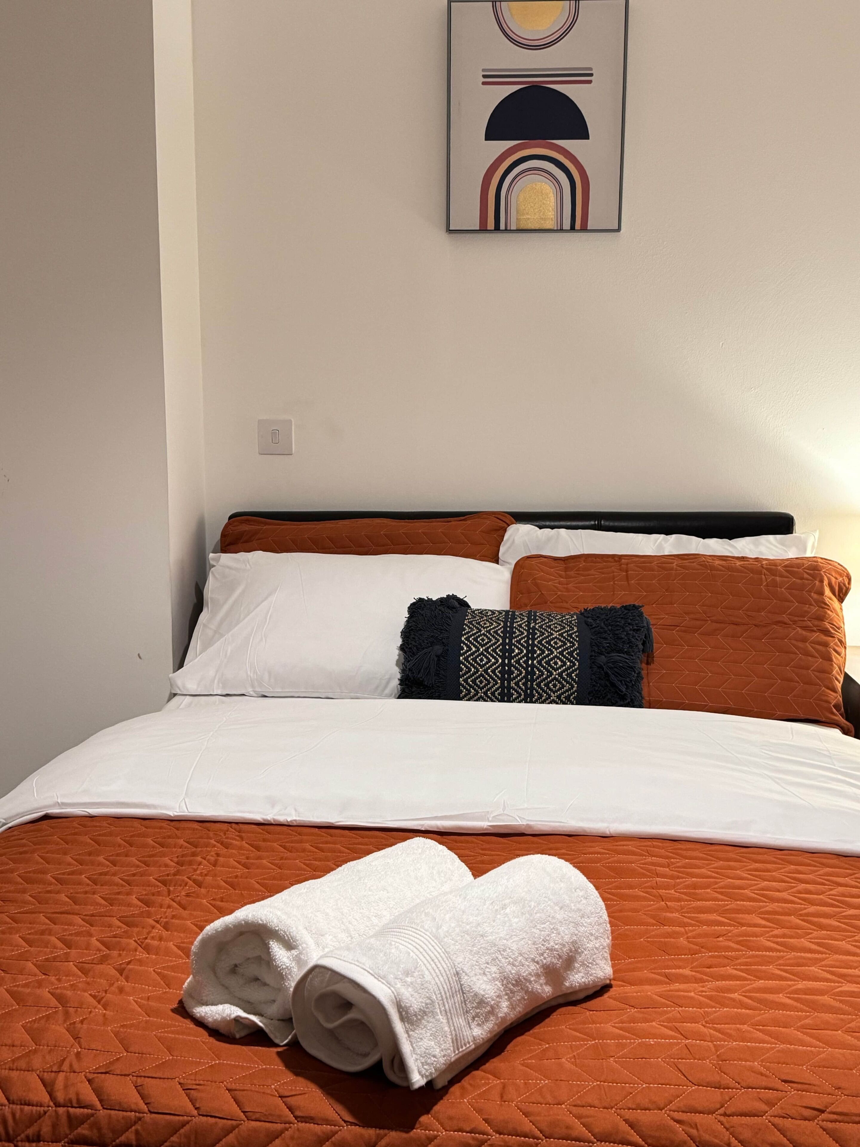 2 bedrooms, iron/ironing board, WiFi