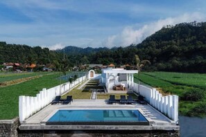 Unclassified image, 3 of 33, button - Intan Lake View Kintamani (Bali)
