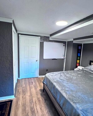 1 makuuhuone, työpöytä, ilmainen Wi-Fi, vuodevaatteet