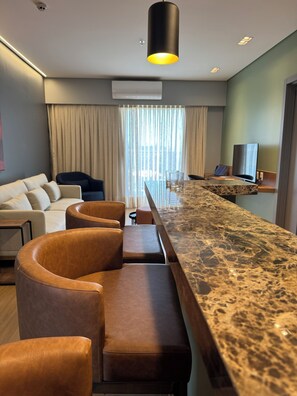 Deluxe Suite | Minibar, in-room safe, laptop workspace, free WiFi - Ecoblue Resort Avaré (Avaré)