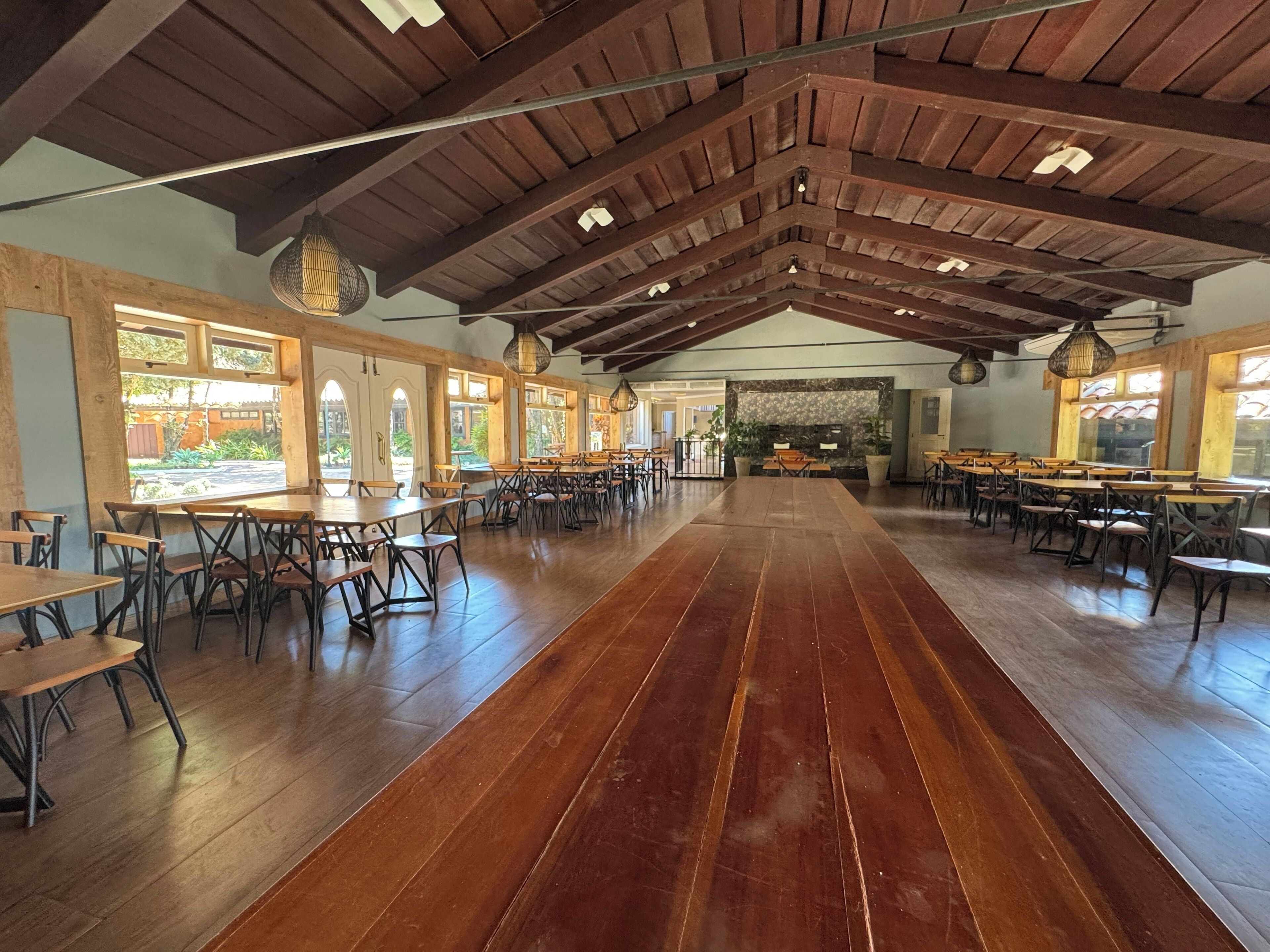 朝食 (ビュッフェ)、毎日提供 (無料)