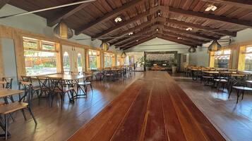 Dagelijks ontbijtbuffet inbegrepen