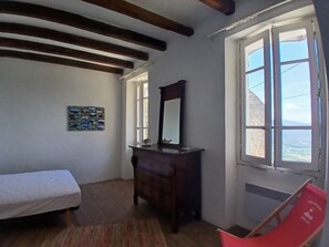 Bügeleisen/Bügelbrett, WLAN, Bettwäsche