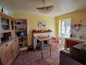 Mikrowelle, Ofen, Herdplatte, Geschirrspüler