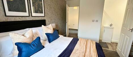 6 Schlafzimmer, Bügeleisen/Bügelbrett, WLAN, Bettwäsche