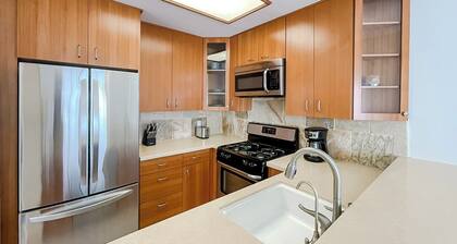 WEHO/Beverly Hills Luxury 2BD/2.5BA + Balconies