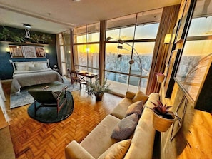 Blackout drapes, iron/ironing board, free WiFi, bed sheets - Vem pro Copan (São Paulo)