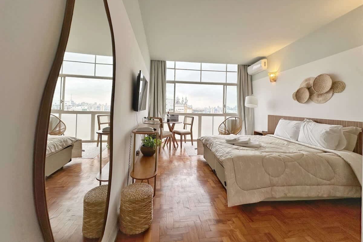 Iron/ironing board, free WiFi, bed sheets