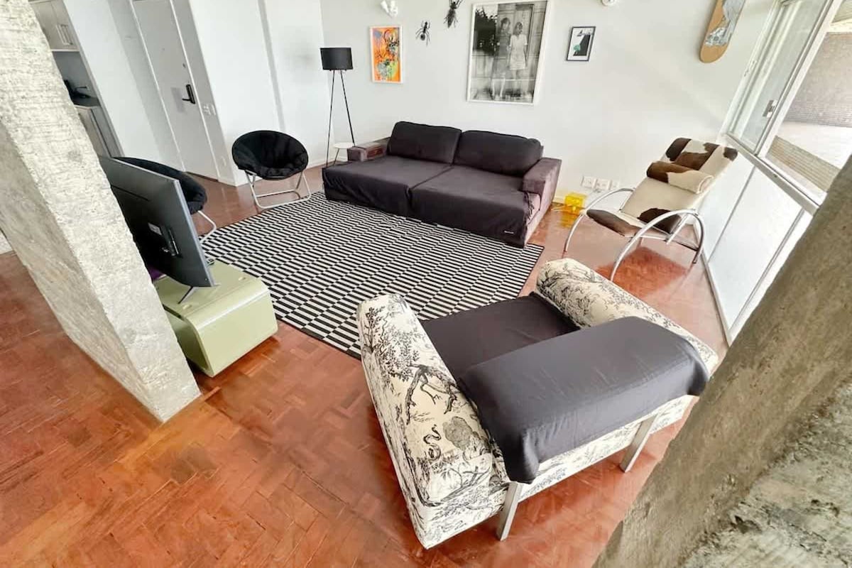 Family Apartment, 2 Bedrooms | Blackout drapes, iron/ironing board, WiFi (free), bed sheets