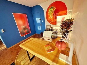 Design Apartment, 1 Bedroom, Bathtub, City View | Dining