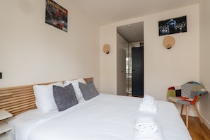 1 bedroom, iron/ironing board, Internet
