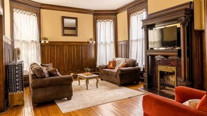 Unclassified image, 4 of 33, button - Historic Midtown Apartment (Memphis)