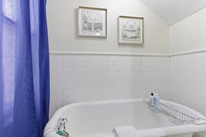 Ducha, toallas, jabón, shampoo