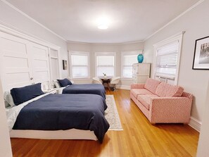 Interior - Casa Viola (Montclair)